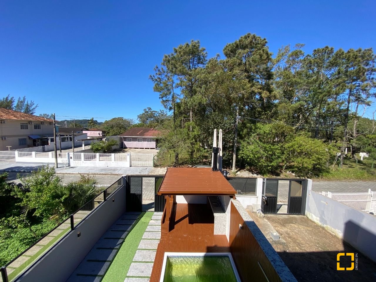 Casa com 300m², 4 quartos (sendo 2 suítes), 2 garagens, no bairro Praia do Sonho (Ens Brito) em Palhoça