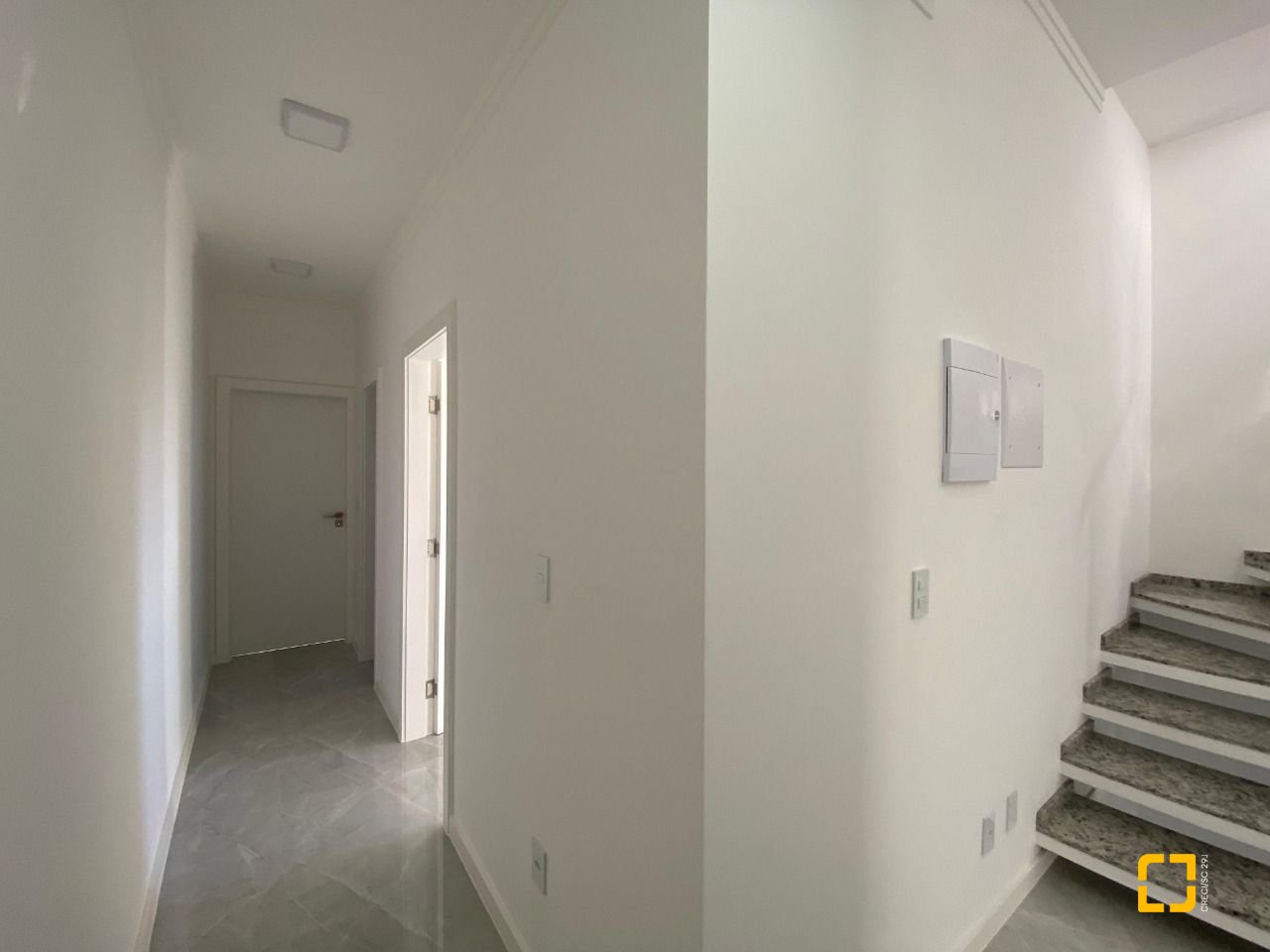 Casa com 300m², 4 quartos (sendo 2 suítes), 2 garagens, no bairro Praia do Sonho (Ens Brito) em Palhoça