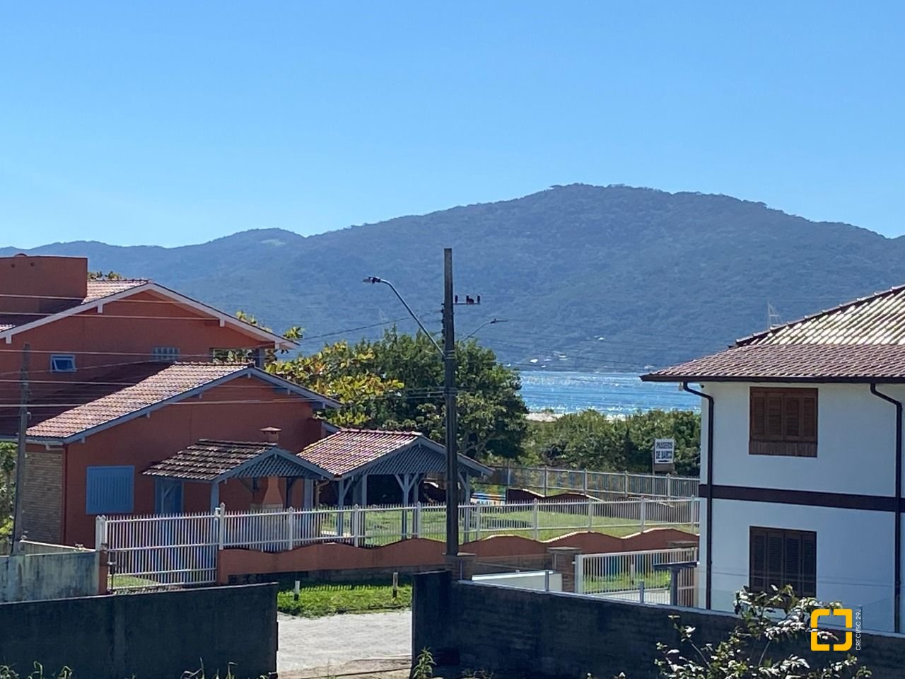 Casa com 300m², 4 quartos (sendo 2 suítes), 2 garagens, no bairro Praia do Sonho (Ens Brito) em Palhoça