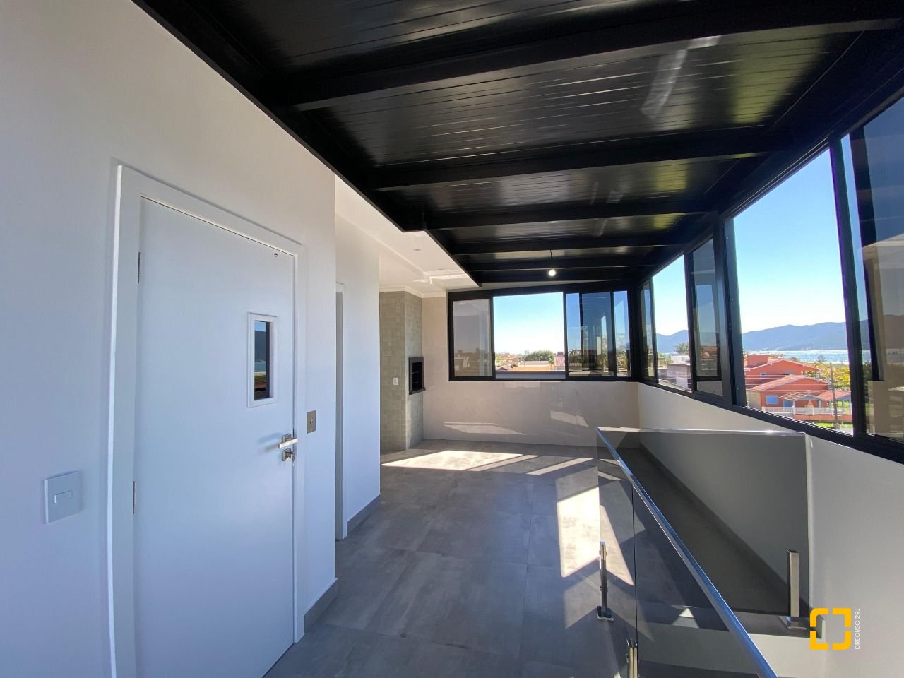 Casa com 300m², 4 quartos (sendo 2 suítes), 2 garagens, no bairro Praia do Sonho (Ens Brito) em Palhoça