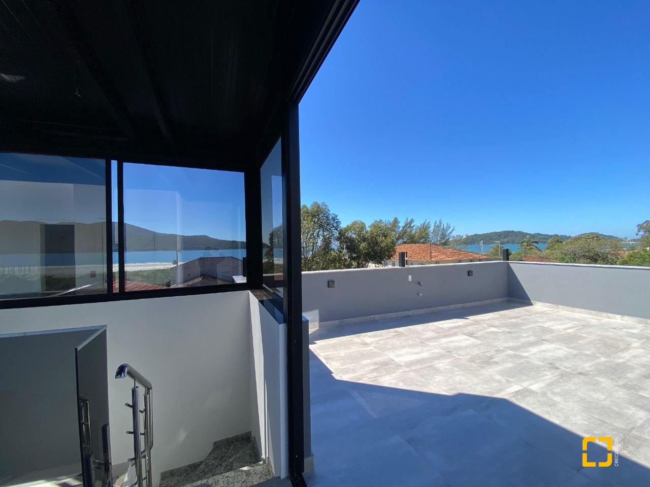 Casa com 300m², 4 quartos (sendo 2 suítes), 2 garagens, no bairro Praia do Sonho (Ens Brito) em Palhoça