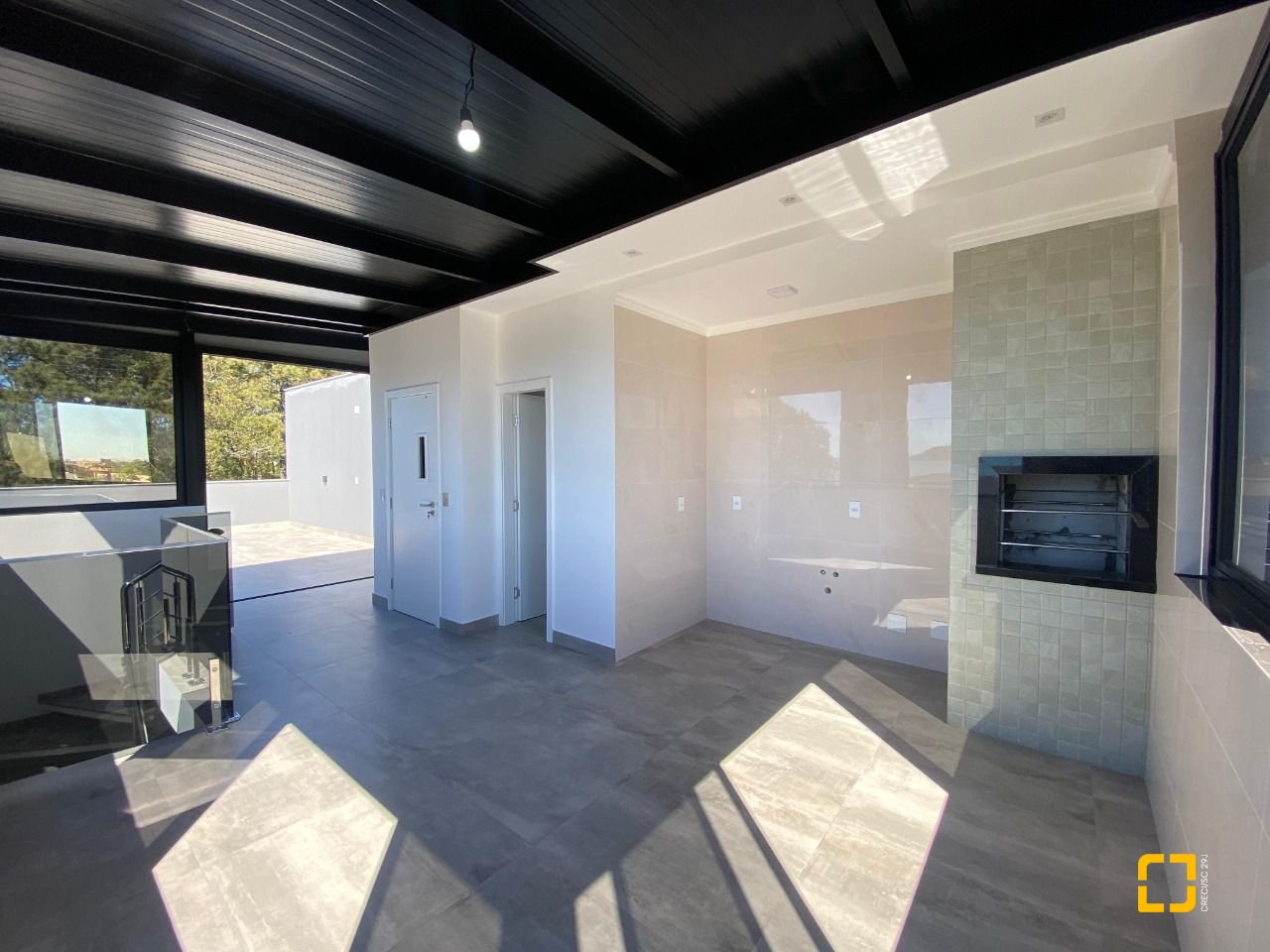 Casa com 300m², 4 quartos (sendo 2 suítes), 2 garagens, no bairro Praia do Sonho (Ens Brito) em Palhoça