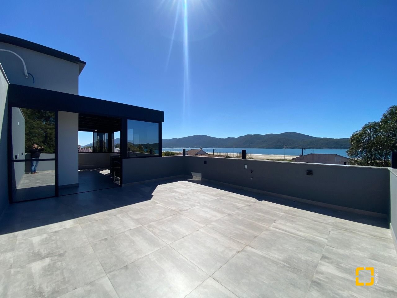 Casa com 300m², 4 quartos (sendo 2 suítes), 2 garagens, no bairro Praia do Sonho (Ens Brito) em Palhoça