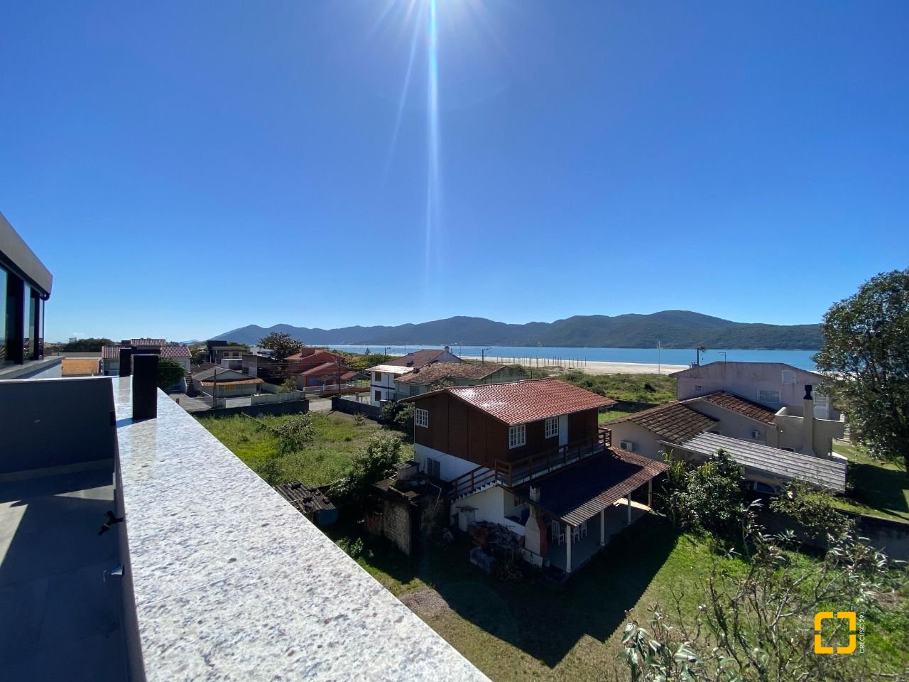 Casa com 300m², 4 quartos (sendo 2 suítes), 2 garagens, no bairro Praia do Sonho (Ens Brito) em Palhoça