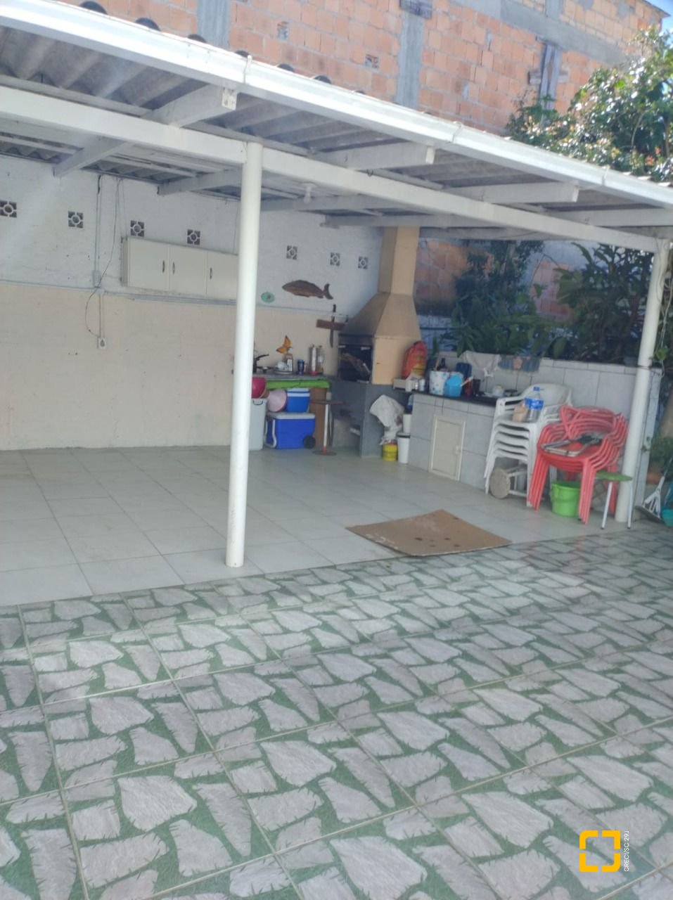 Hotel com 284m², 10 quartos (sendo 1 suíte), 6 garagens, no bairro Canasvieiras em Florianópolis