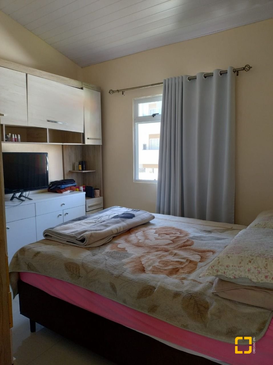 Hotel com 284m², 10 quartos (sendo 1 suíte), 6 garagens, no bairro Canasvieiras em Florianópolis