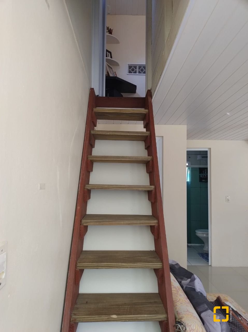 Hotel com 284m², 10 quartos (sendo 1 suíte), 6 garagens, no bairro Canasvieiras em Florianópolis