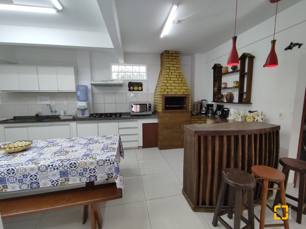 Casa com 279m², 12 quartos (sendo 5 suítes), 4 garagens, no bairro Canasvieiras em Florianópolis