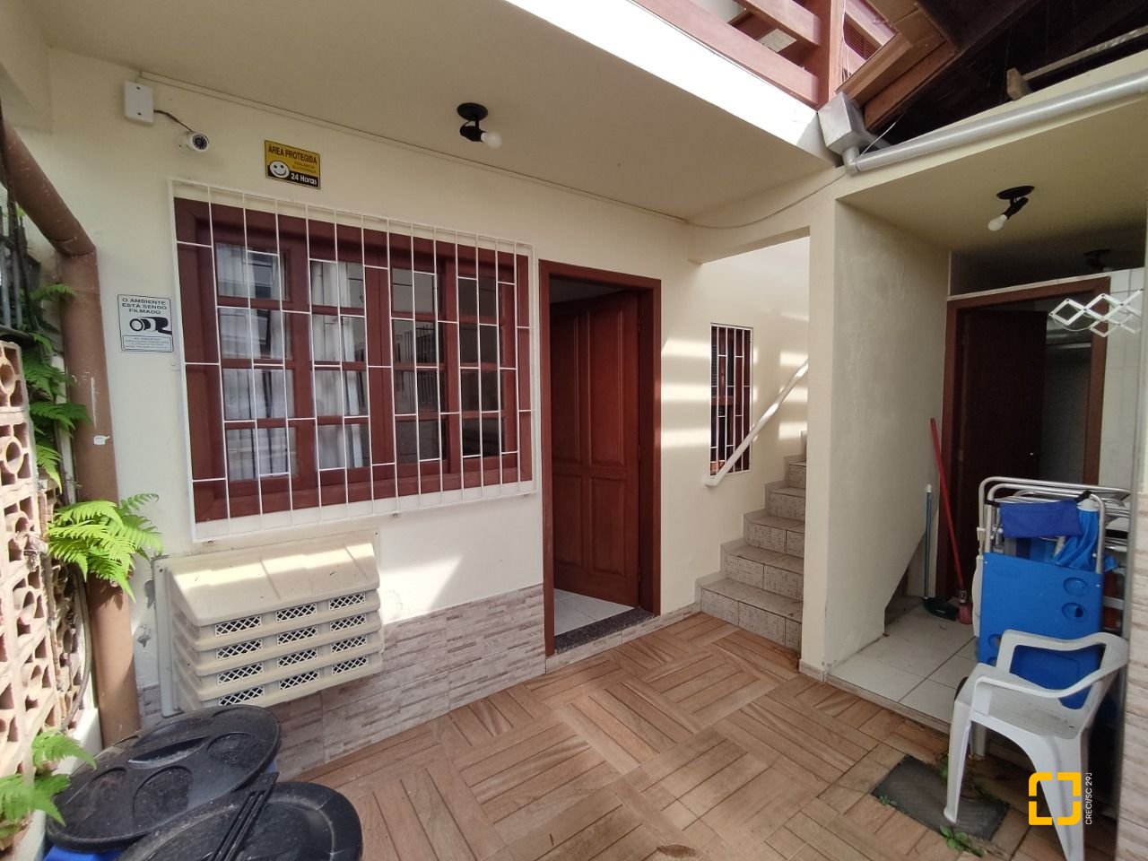 Casa com 279m², 12 quartos (sendo 5 suítes), 4 garagens, no bairro Canasvieiras em Florianópolis