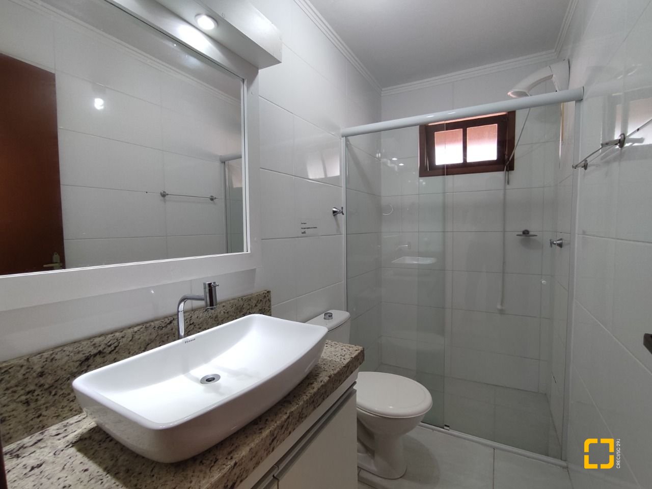 Casa com 279m², 12 quartos (sendo 5 suítes), 4 garagens, no bairro Canasvieiras em Florianópolis