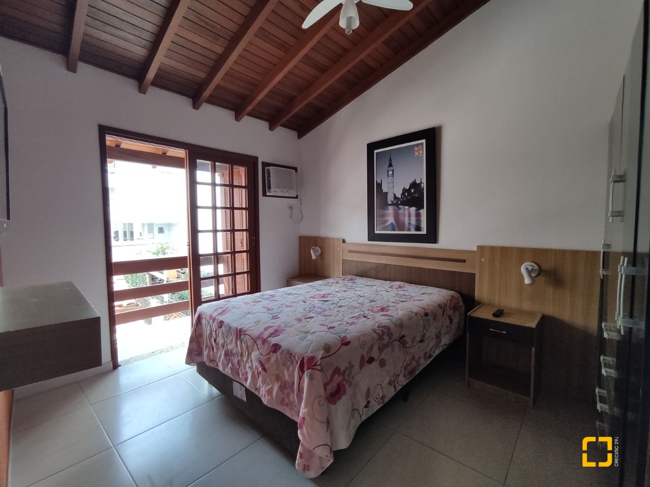 Casa com 279m², 12 quartos (sendo 5 suítes), 4 garagens, no bairro Canasvieiras em Florianópolis