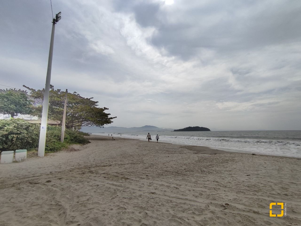 Casa com 279m², 12 quartos (sendo 5 suítes), 4 garagens, no bairro Canasvieiras em Florianópolis