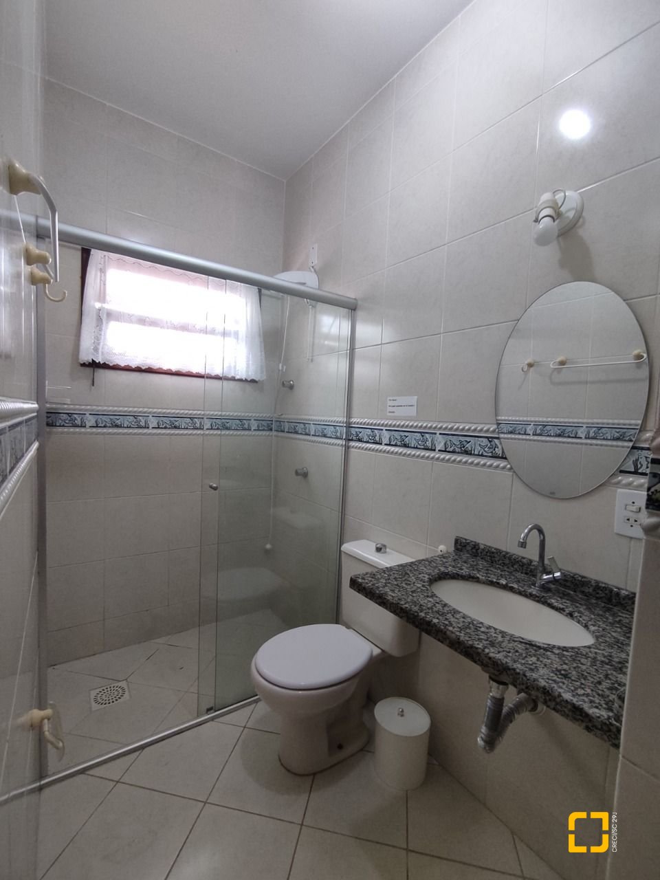 Casa com 279m², 12 quartos (sendo 5 suítes), 4 garagens, no bairro Canasvieiras em Florianópolis