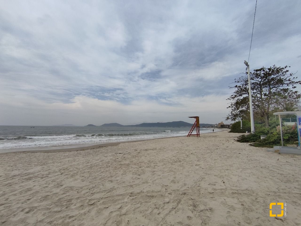 Casa com 279m², 12 quartos (sendo 5 suítes), 4 garagens, no bairro Canasvieiras em Florianópolis