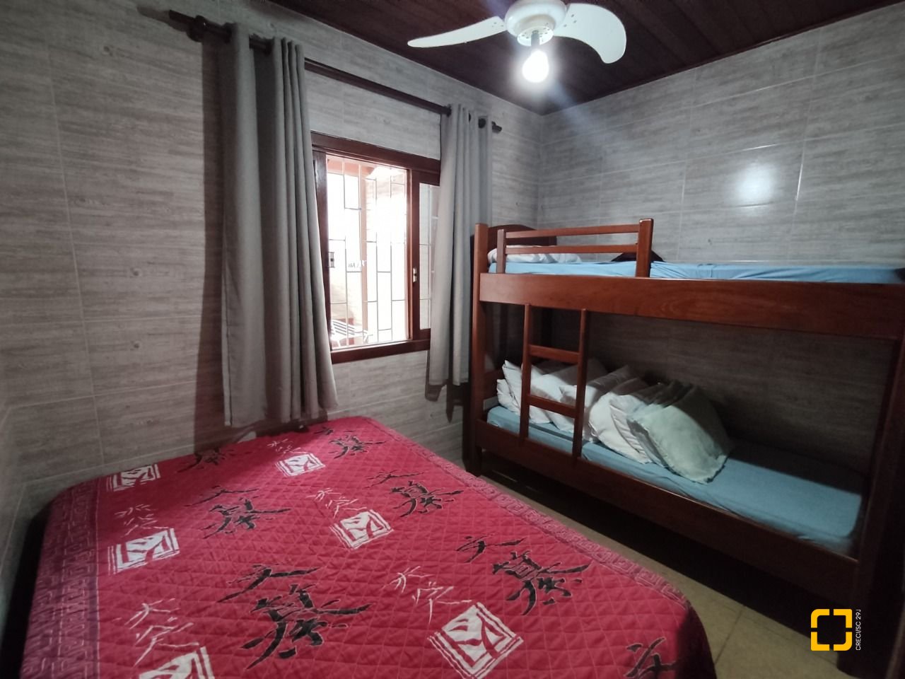 Casa com 279m², 12 quartos (sendo 5 suítes), 4 garagens, no bairro Canasvieiras em Florianópolis