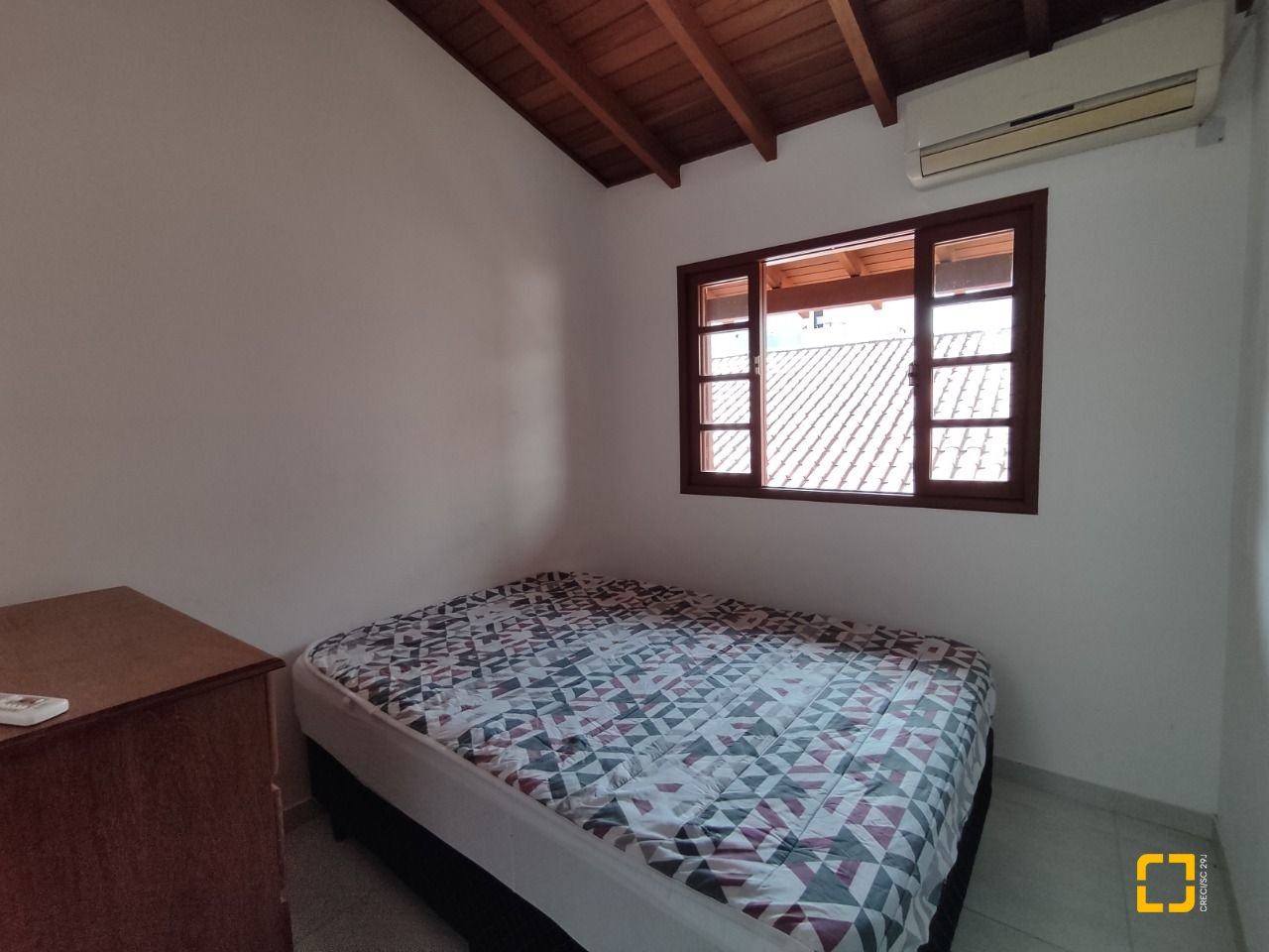 Casa com 279m², 12 quartos (sendo 5 suítes), 4 garagens, no bairro Canasvieiras em Florianópolis