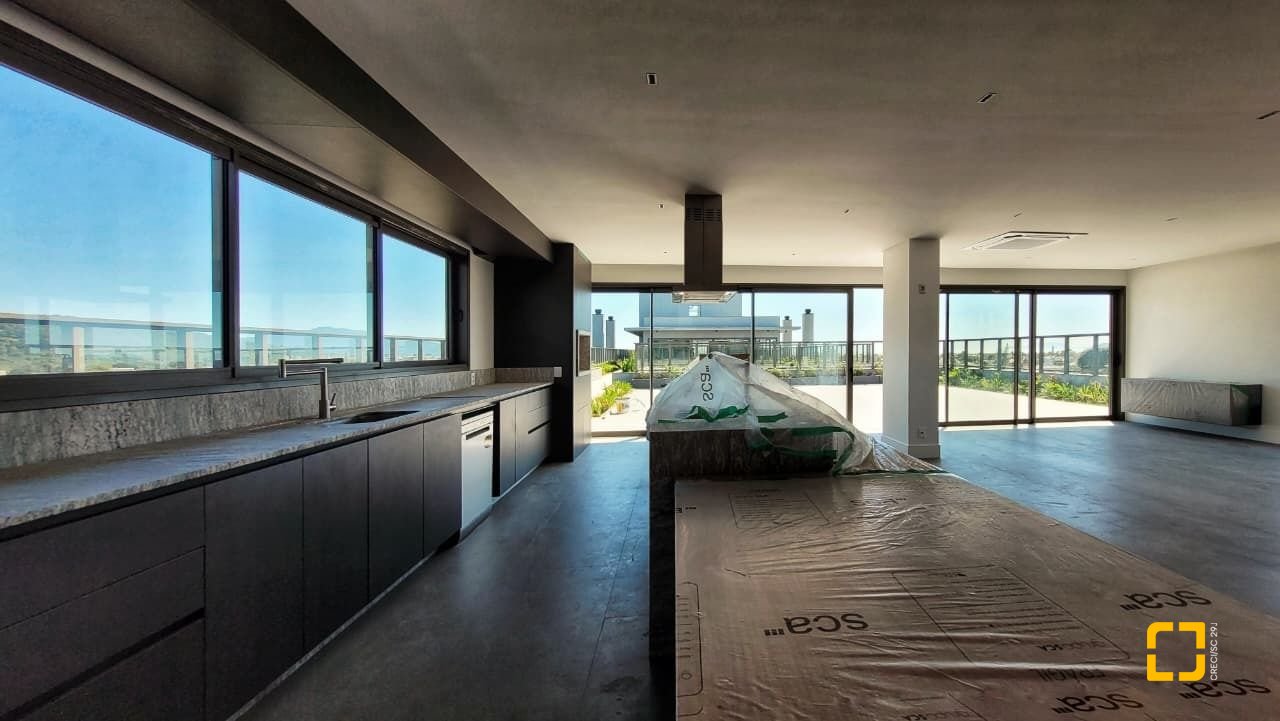 Apartamento com 232m², 6 quartos (sendo 3 suítes), 3 garagens, no bairro Jurerê Internacional em Florianópolis