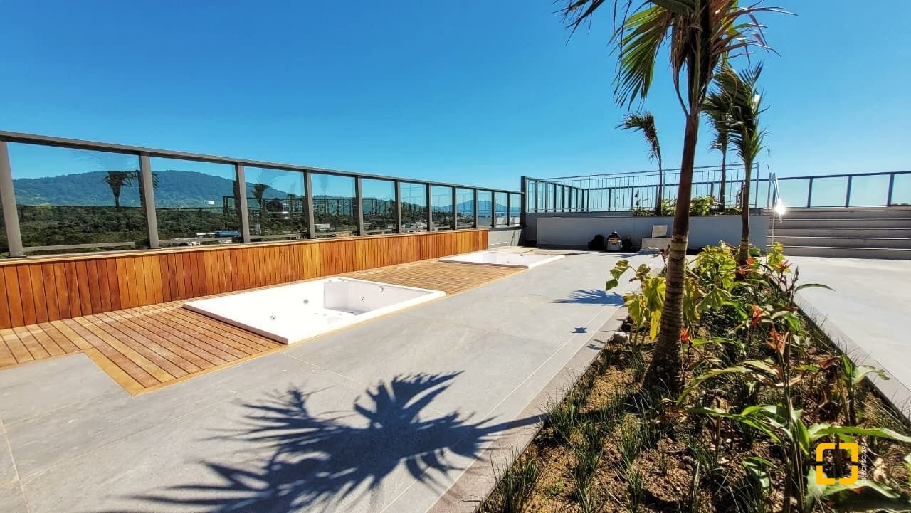Apartamento com 232m², 6 quartos (sendo 3 suítes), 3 garagens, no bairro Jurerê Internacional em Florianópolis