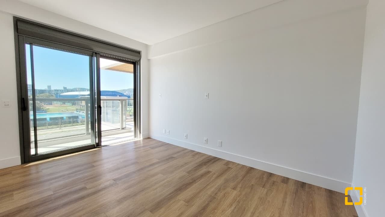 Apartamento com 232m², 6 quartos (sendo 3 suítes), 3 garagens, no bairro Jurerê Internacional em Florianópolis