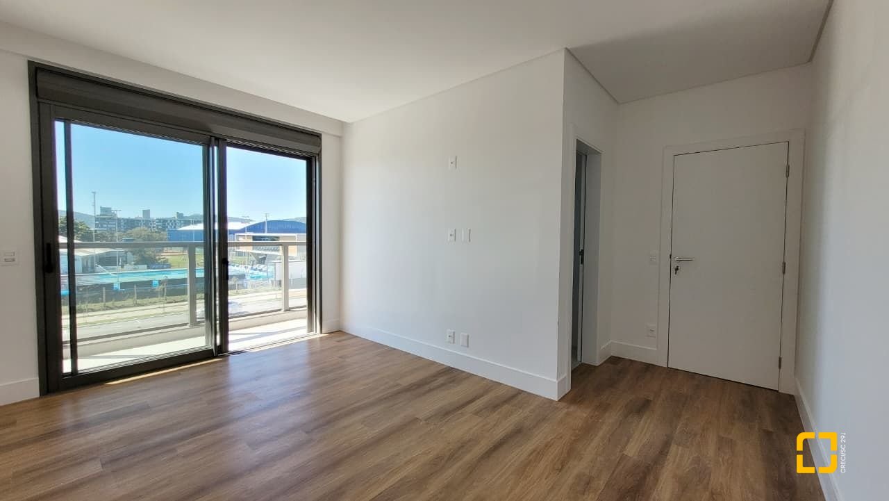 Apartamento com 232m², 6 quartos (sendo 3 suítes), 3 garagens, no bairro Jurerê Internacional em Florianópolis