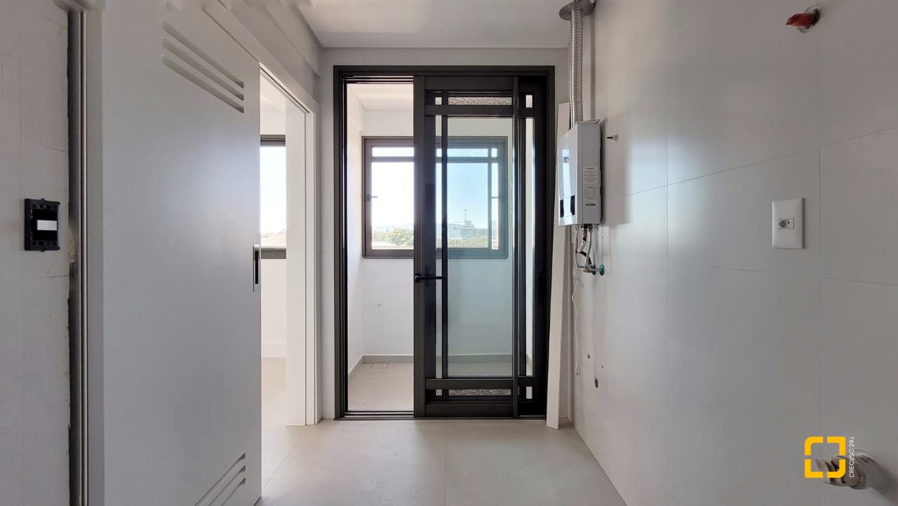 Apartamento com 232m², 6 quartos (sendo 3 suítes), 3 garagens, no bairro Jurerê Internacional em Florianópolis