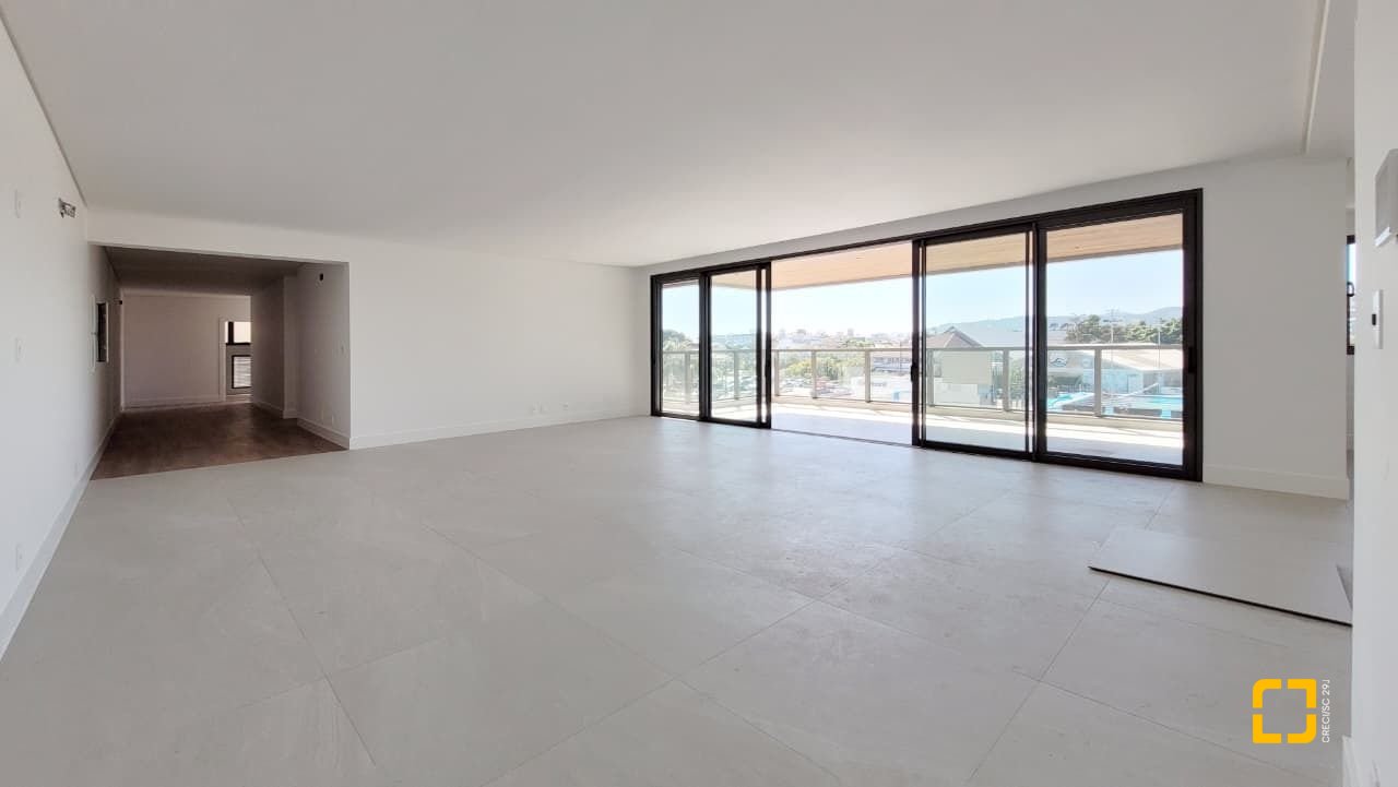 Apartamento com 232m², 6 quartos (sendo 3 suítes), 3 garagens, no bairro Jurerê Internacional em Florianópolis