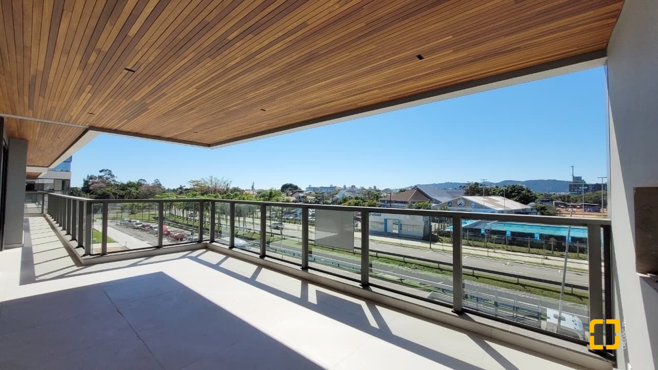 Apartamento com 232m², 6 quartos (sendo 3 suítes), 3 garagens, no bairro Jurerê Internacional em Florianópolis