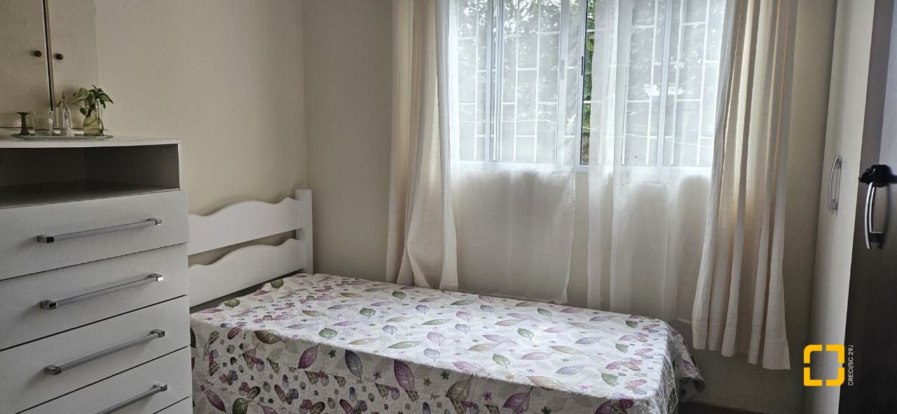 Casa com 113m², 4 quartos, 2 garagens, no bairro Pantanal em Florianópolis