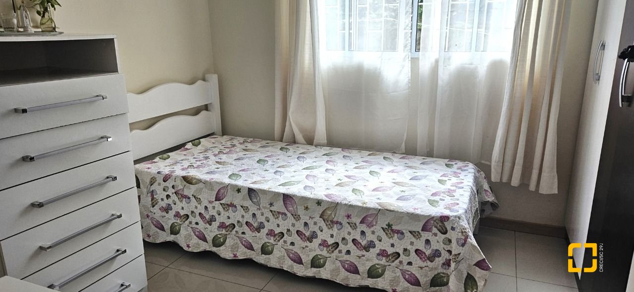 Casa com 113m², 4 quartos, 2 garagens, no bairro Pantanal em Florianópolis