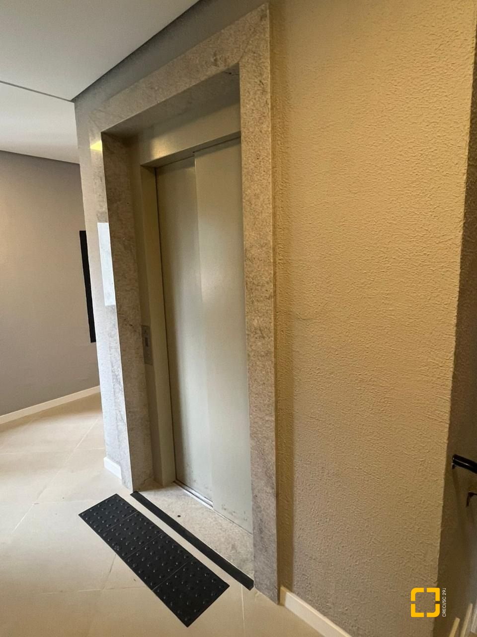 Apartamento com 69m², 3 quartos (sendo 1 suíte), 1 garagem, no bairro Vargem do Bom Jesus em Florianópolis