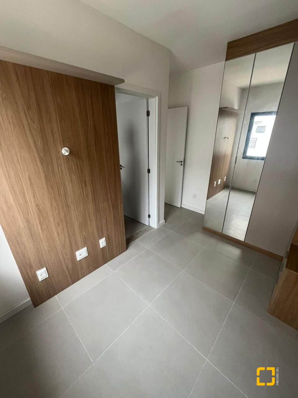 Apartamento com 69m², 3 quartos (sendo 1 suíte), 1 garagem, no bairro Vargem do Bom Jesus em Florianópolis