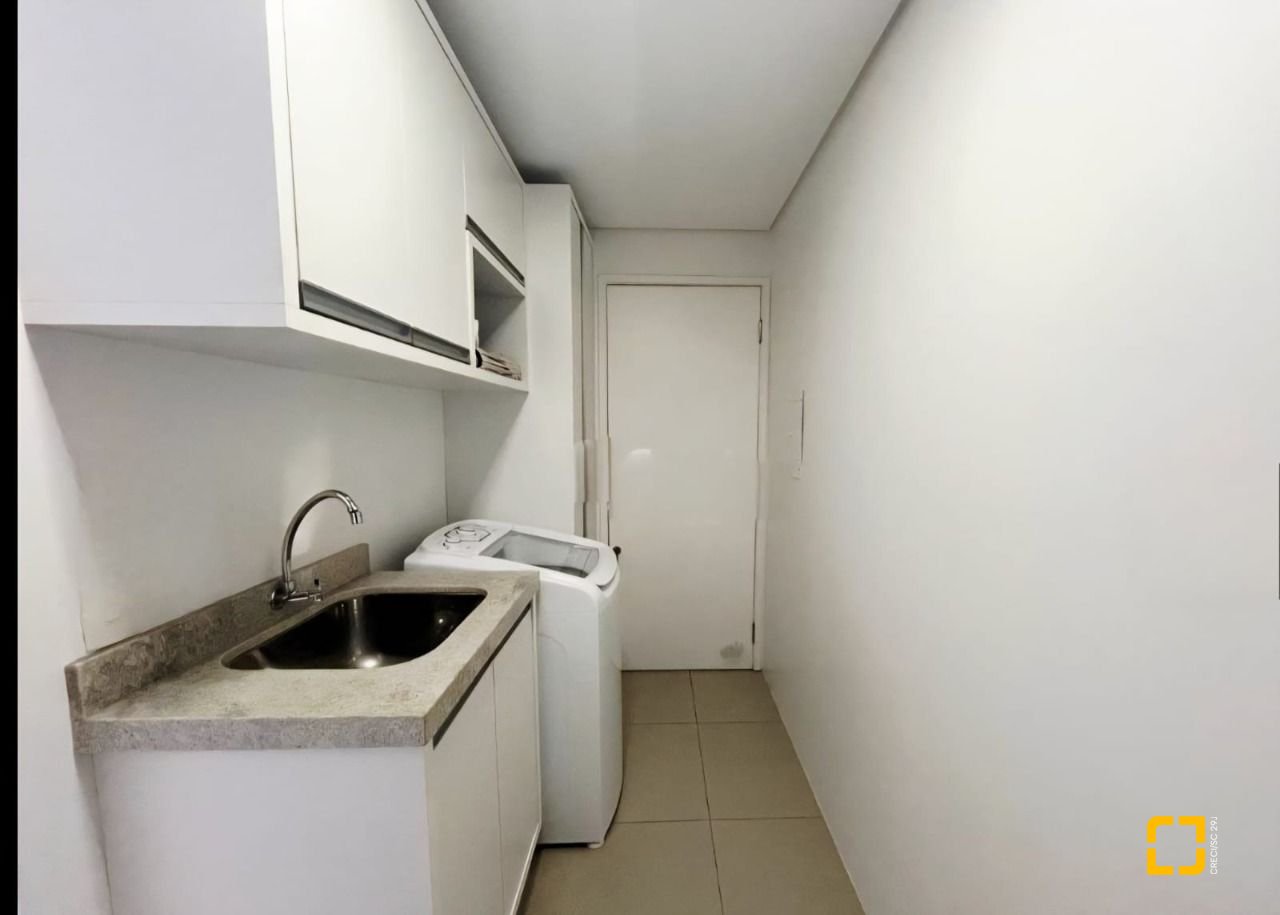 Apartamento com 77m², 3 quartos (sendo 1 suíte), 1 garagem, no bairro Centro em Florianópolis