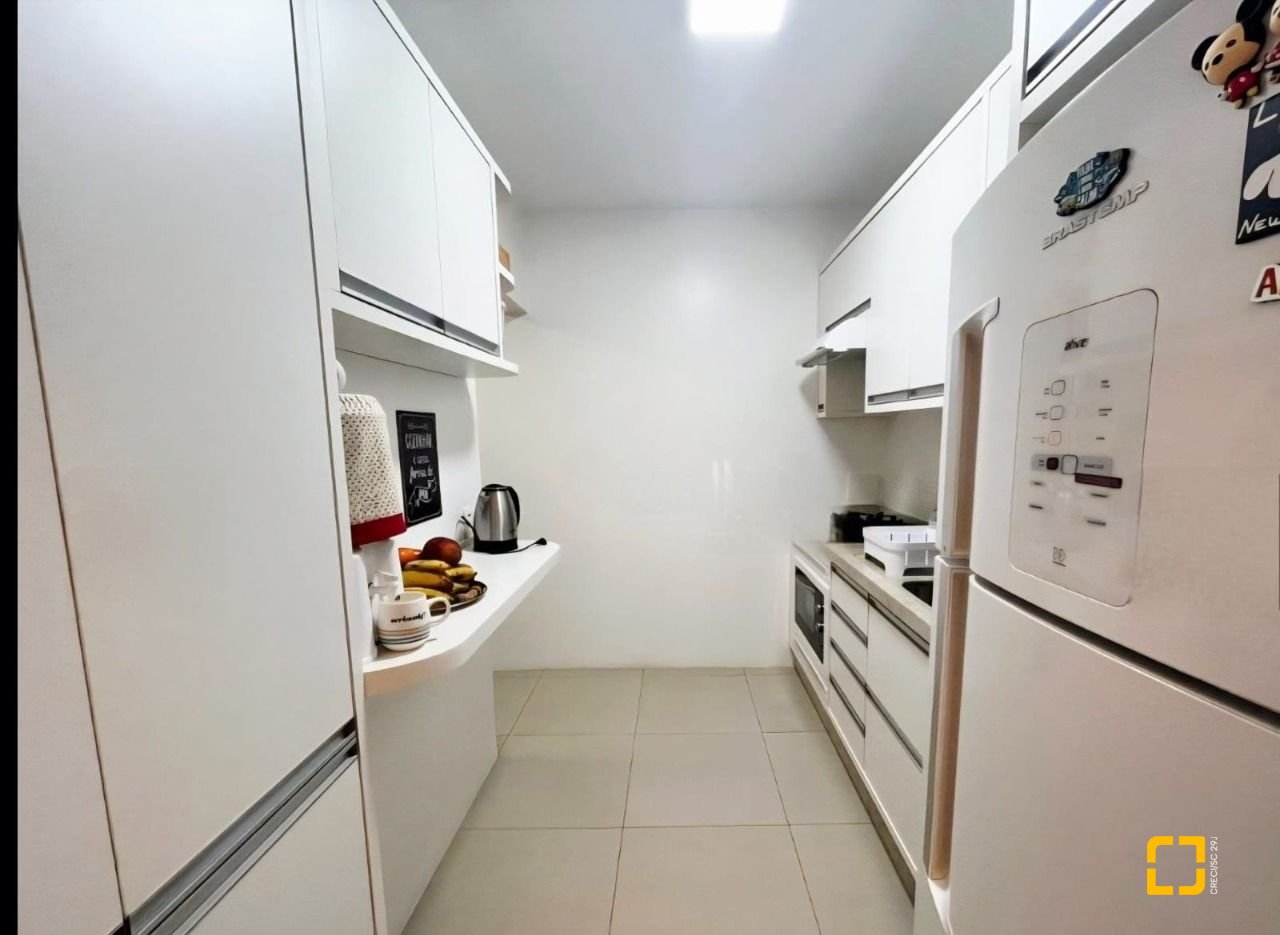 Apartamento com 77m², 3 quartos (sendo 1 suíte), 1 garagem, no bairro Centro em Florianópolis