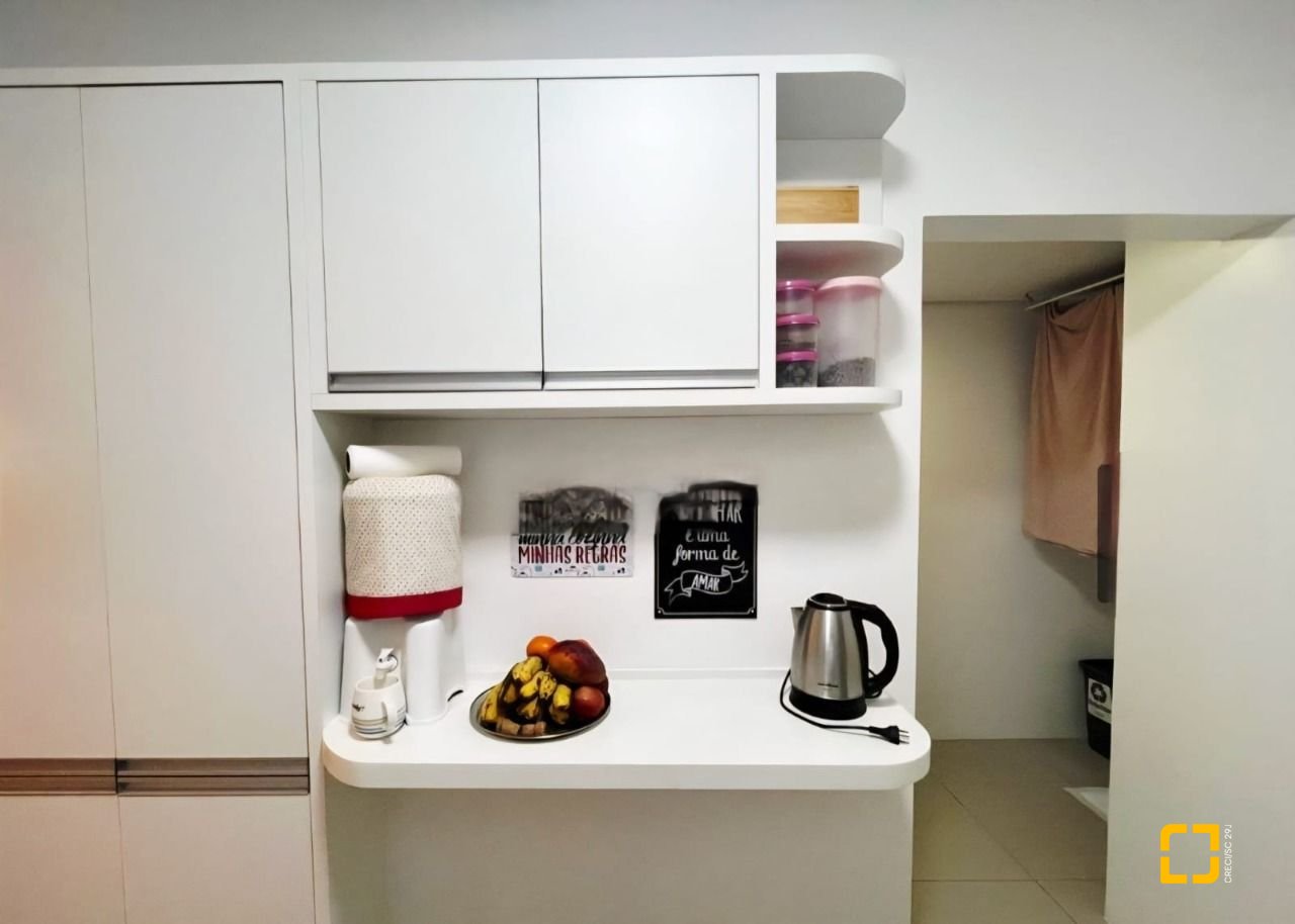 Apartamento com 77m², 3 quartos (sendo 1 suíte), 1 garagem, no bairro Centro em Florianópolis