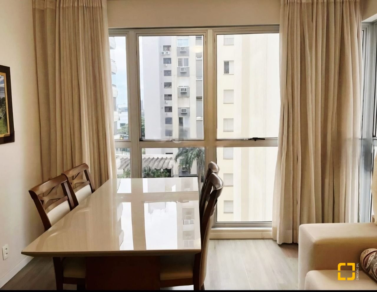 Apartamento com 77m², 3 quartos (sendo 1 suíte), 1 garagem, no bairro Centro em Florianópolis