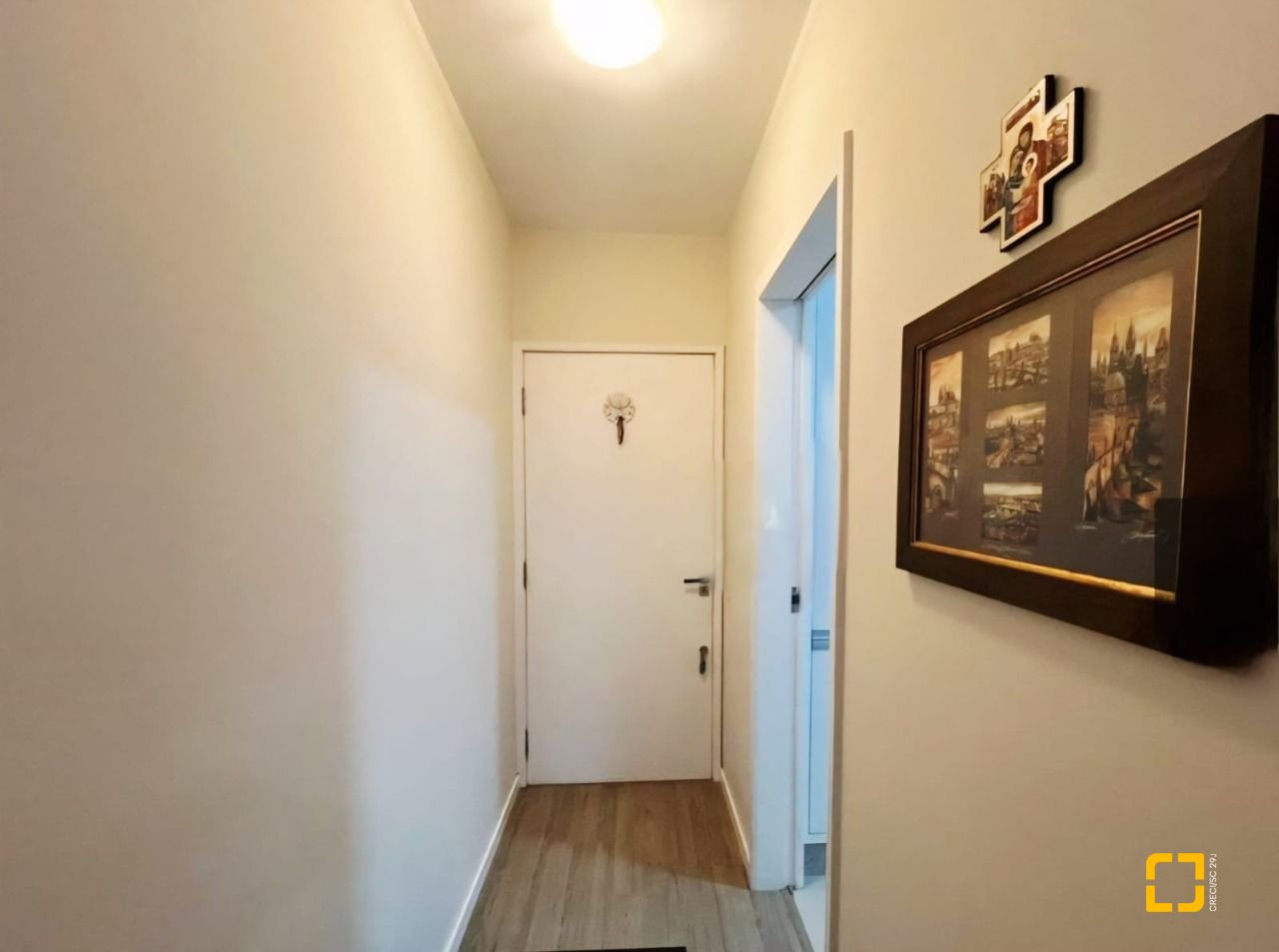 Apartamento com 77m², 3 quartos (sendo 1 suíte), 1 garagem, no bairro Centro em Florianópolis