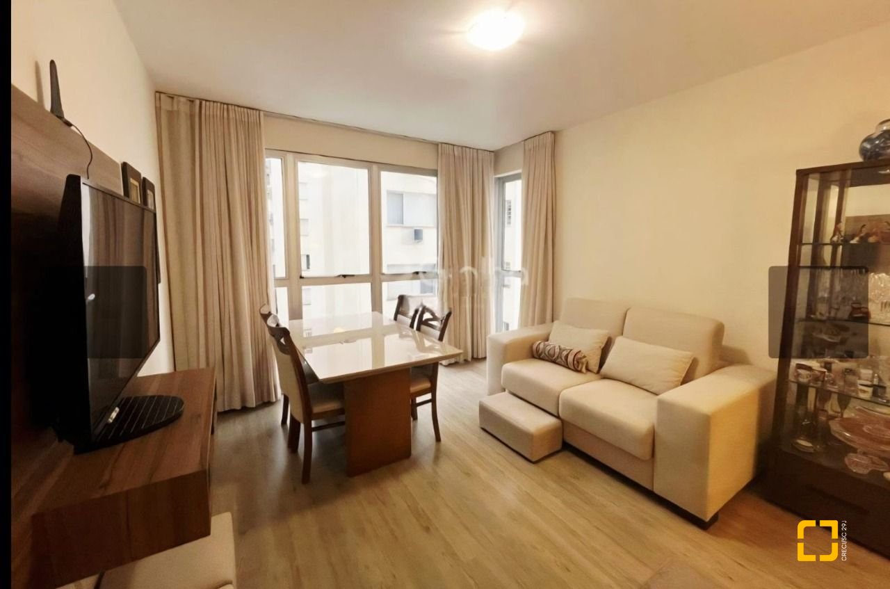 Apartamento com 77m², 3 quartos (sendo 1 suíte), 1 garagem, no bairro Centro em Florianópolis