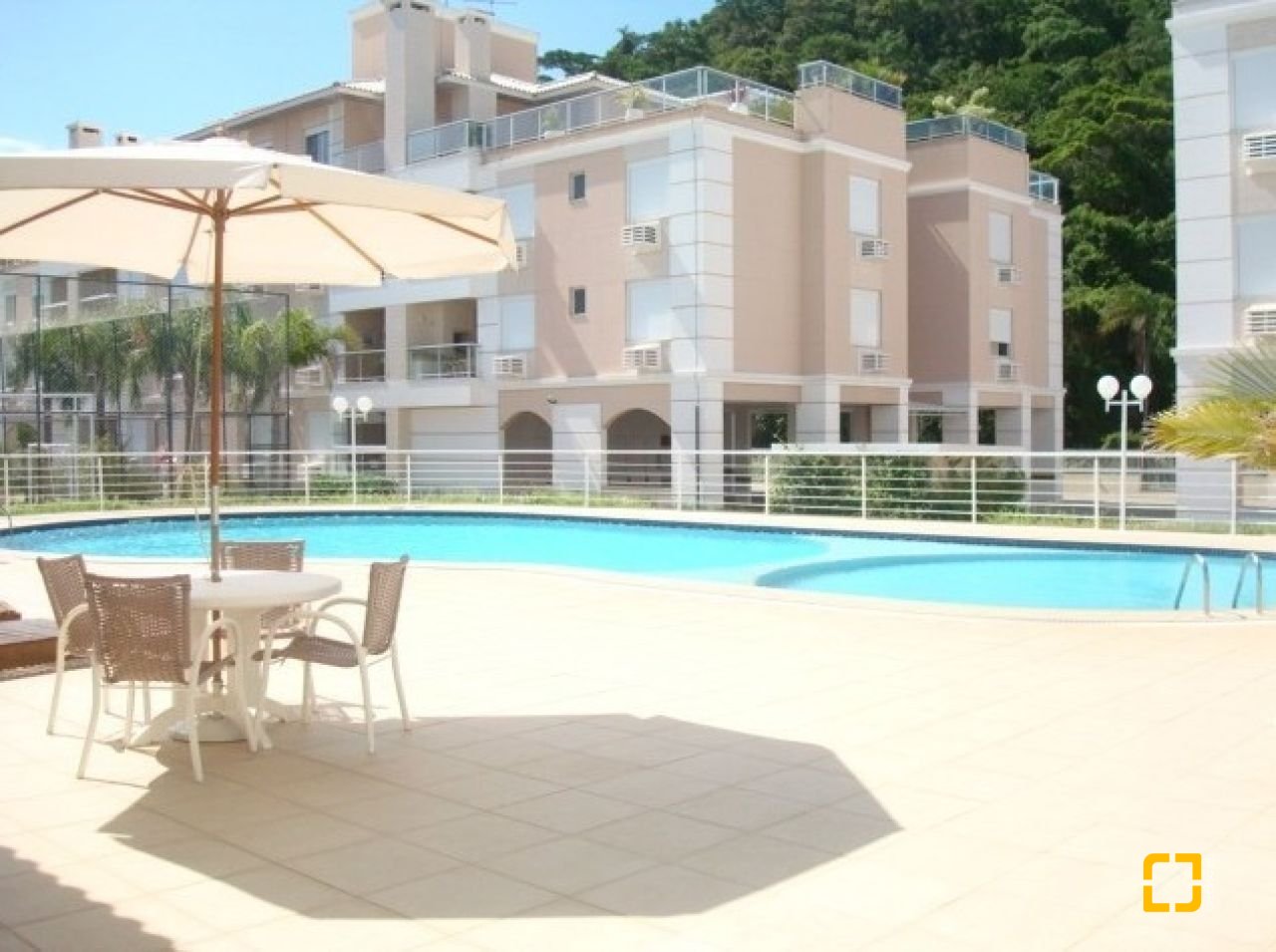 Cobertura com 148m², 4 quartos (sendo 1 suíte), 2 garagens, no bairro Ingleses em Florianópolis