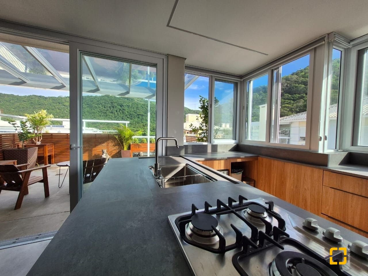 Cobertura com 148m², 4 quartos (sendo 1 suíte), 2 garagens, no bairro Ingleses em Florianópolis