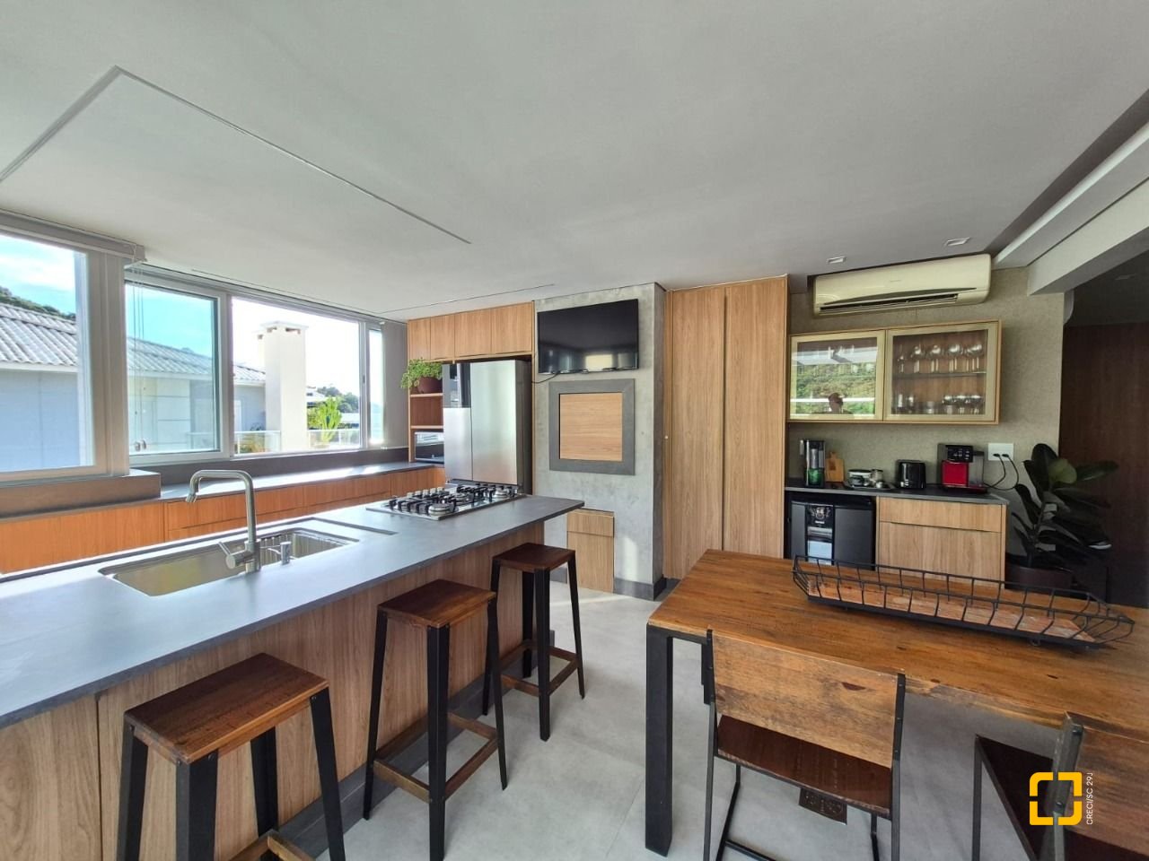 Cobertura com 148m², 4 quartos (sendo 1 suíte), 2 garagens, no bairro Ingleses em Florianópolis