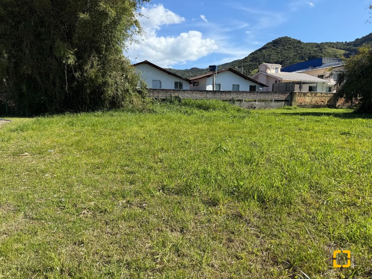 Terreno com 494m², no bairro Ratones em Florianópolis