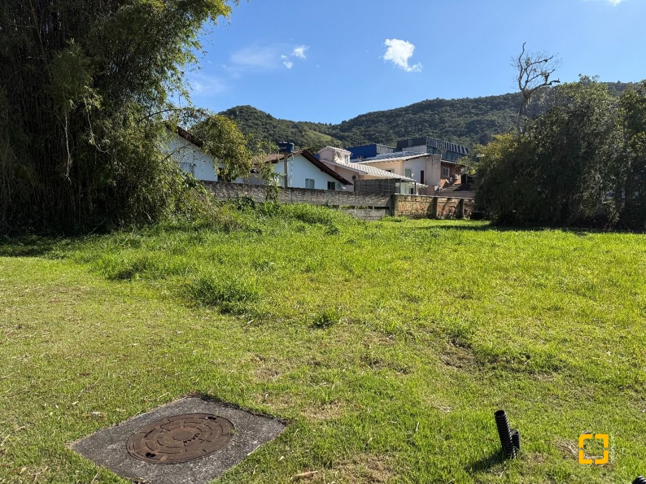 Terreno com 494m², no bairro Ratones em Florianópolis