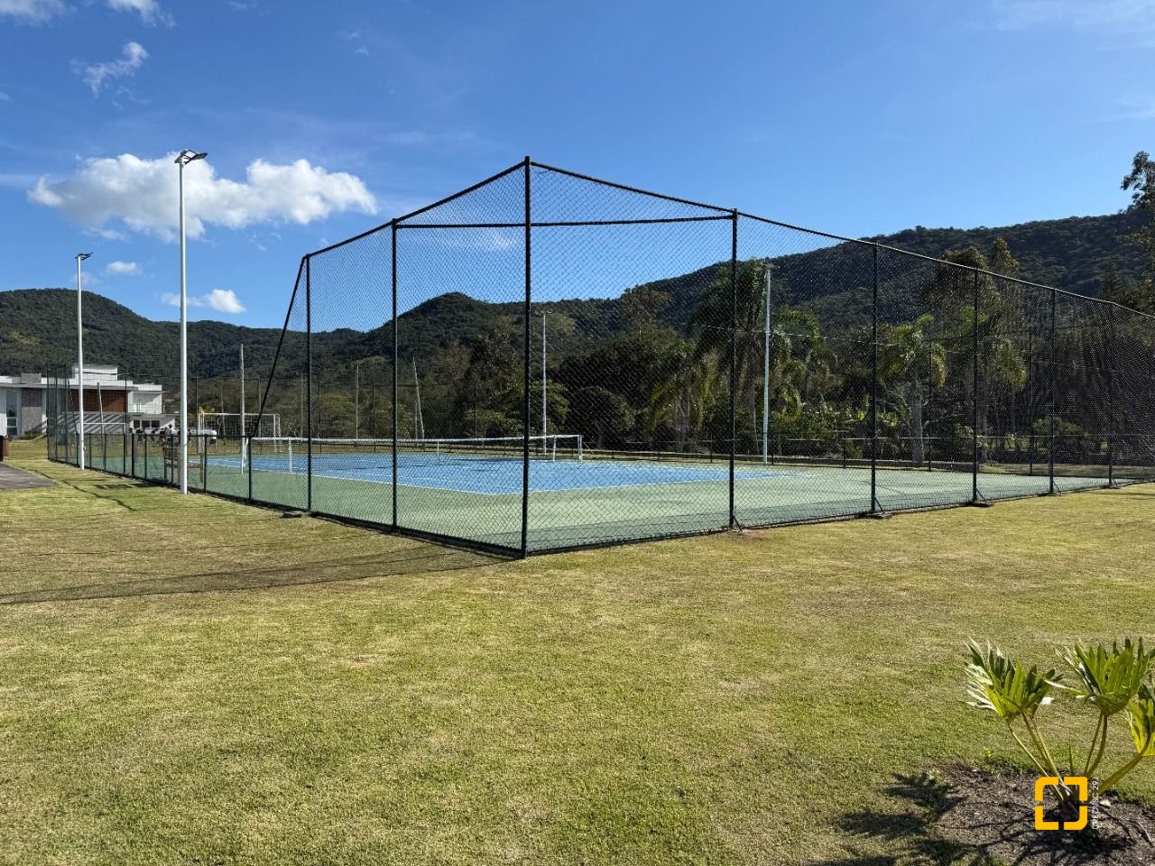 Terreno com 494m², no bairro Ratones em Florianópolis