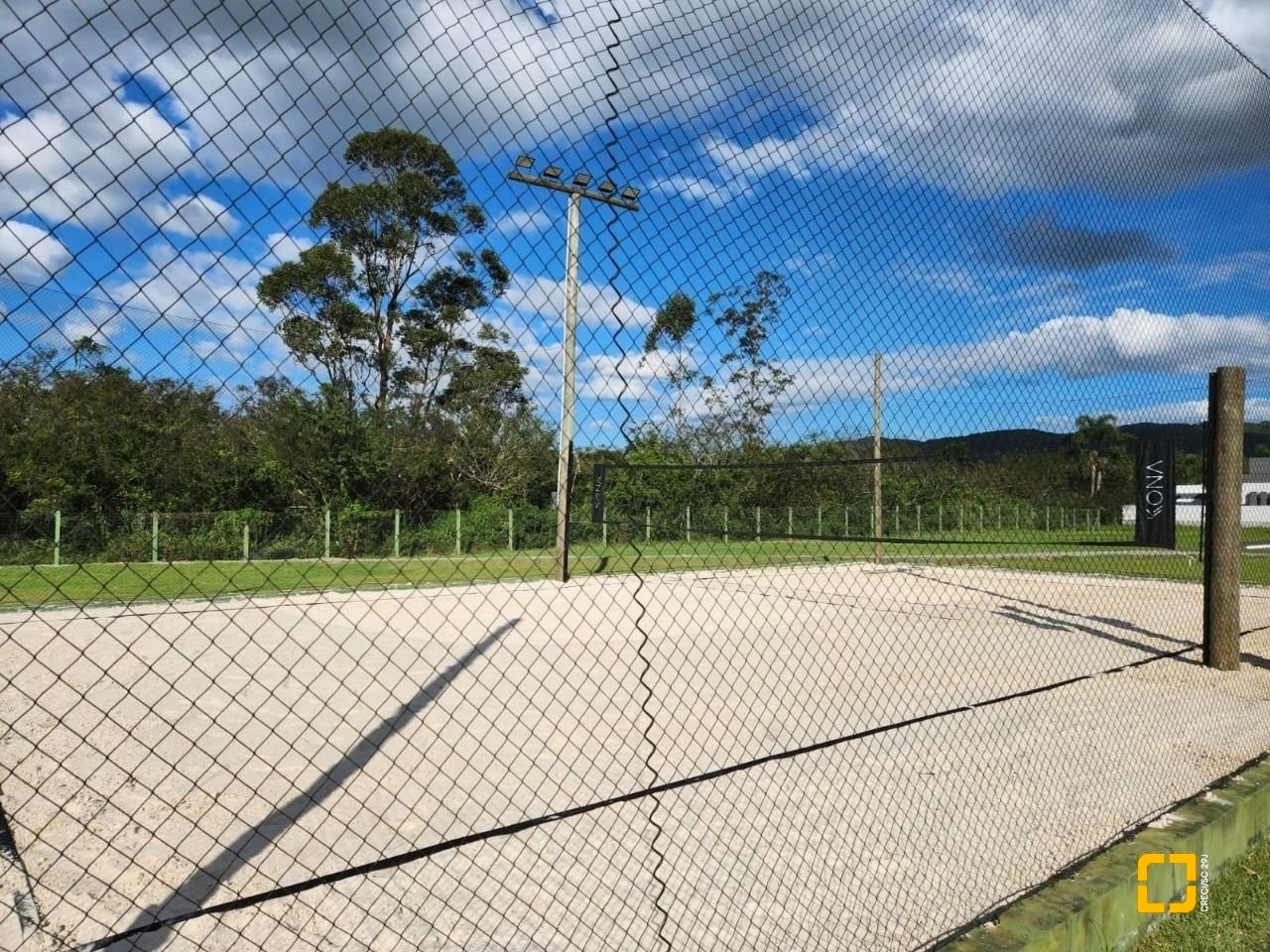 Terreno com 494m², no bairro Ratones em Florianópolis