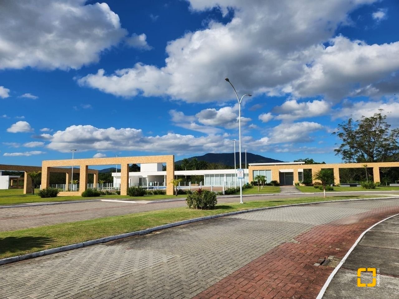 Terreno com 494m², no bairro Ratones em Florianópolis