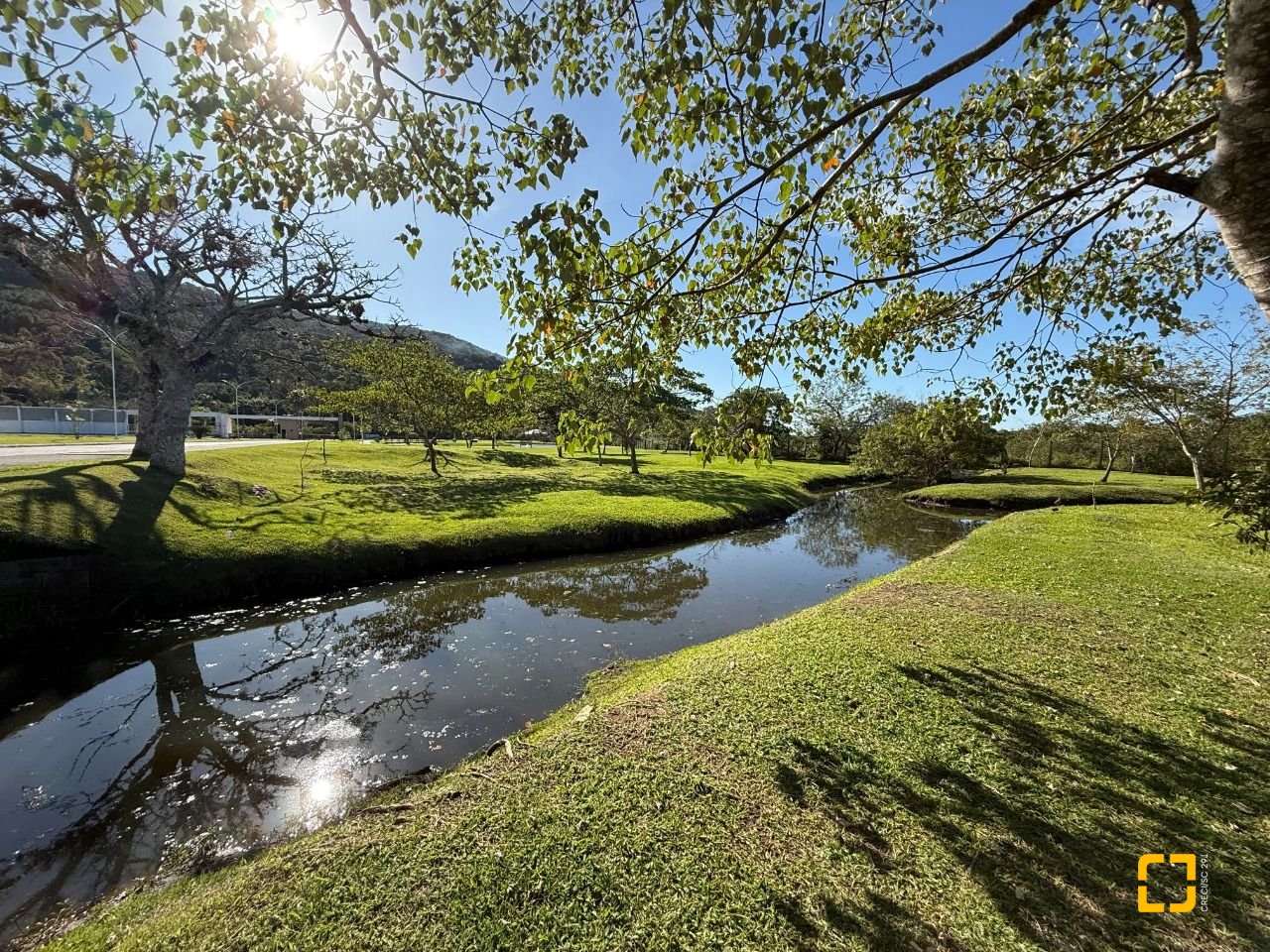 Terreno com 400m², no bairro Ratones em Florianópolis