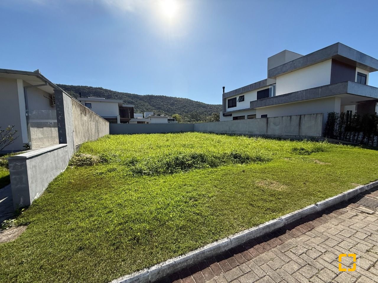 Terreno com 400m², no bairro Ratones em Florianópolis