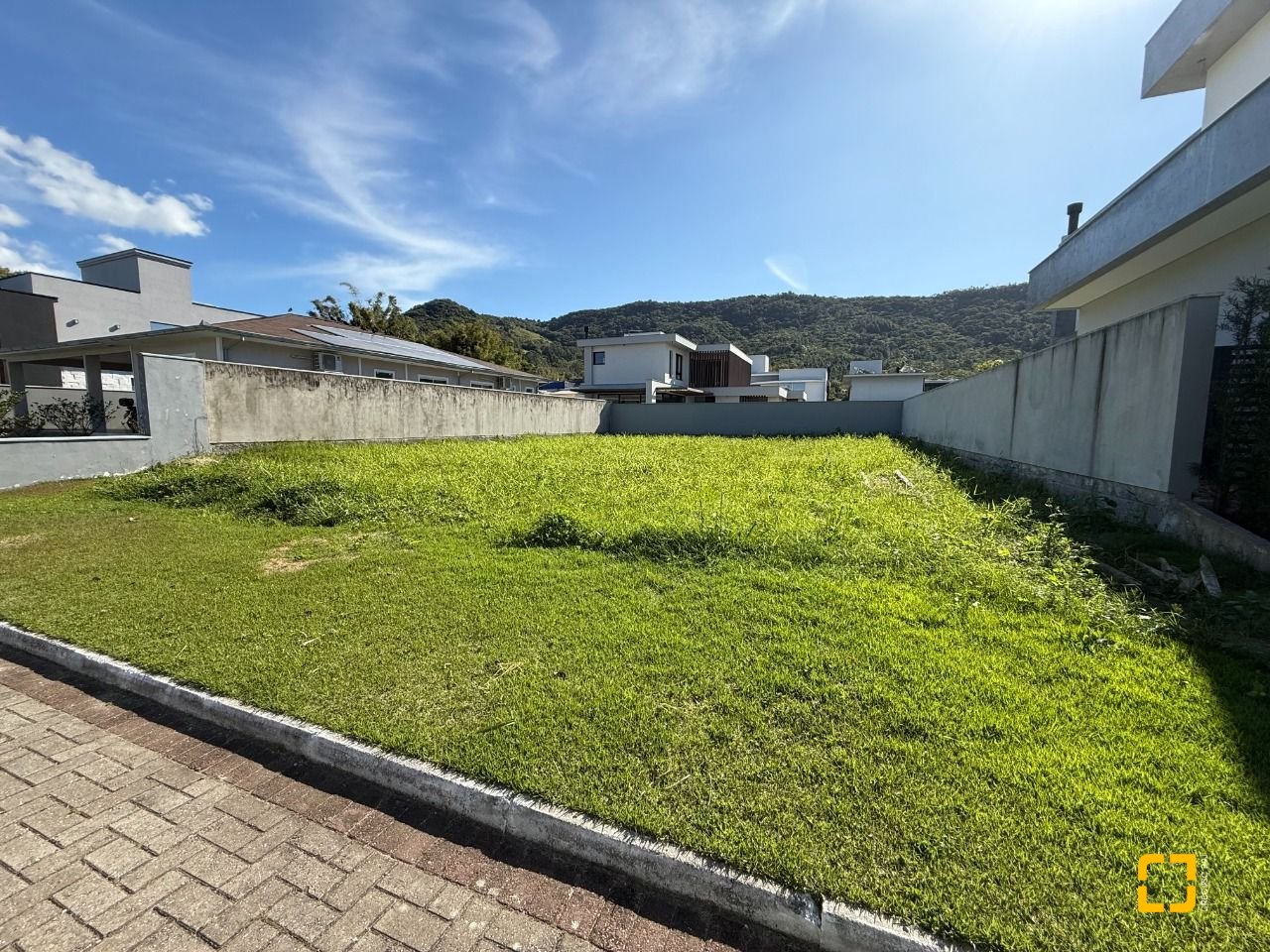 Terreno com 400m², no bairro Ratones em Florianópolis