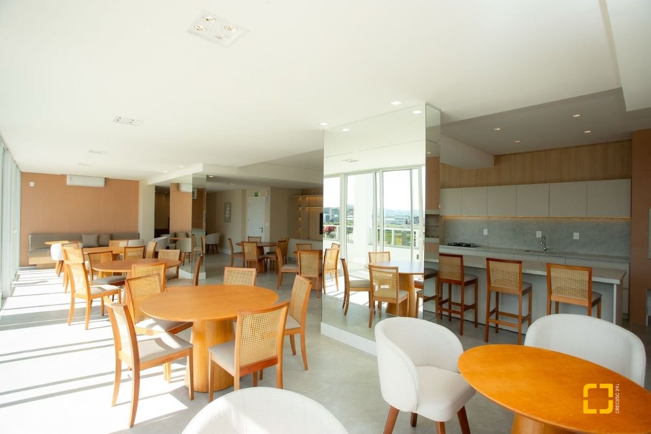 Cobertura com 125m², 3 quartos (sendo 2 suítes), 2 garagens, no bairro Pedra Branca em Palhoça