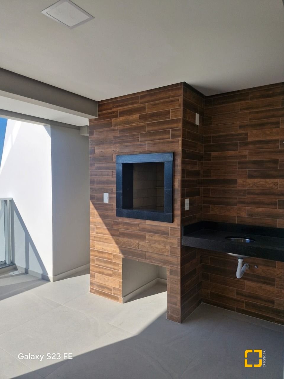 Cobertura com 125m², 3 quartos (sendo 2 suítes), 2 garagens, no bairro Pedra Branca em Palhoça